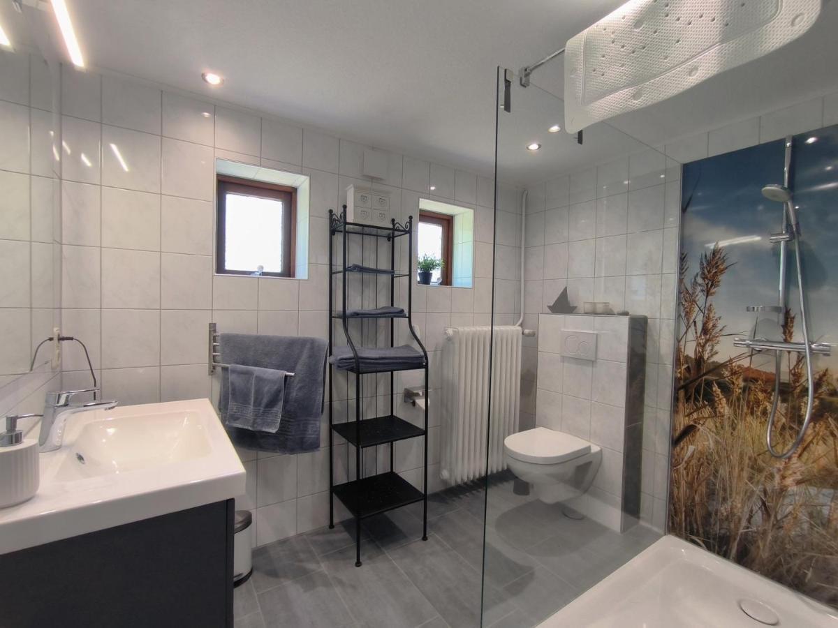 Ferienwohnung Zwischen Den Meeren - Schoene Und Gemuetliche Fewo Mit Garten Dorpstedt Exterior photo