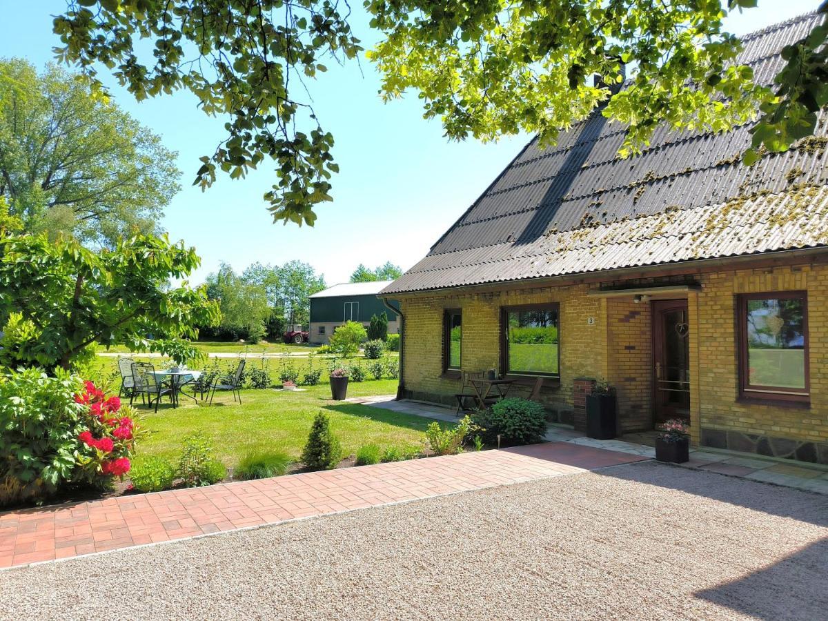 Ferienwohnung Zwischen Den Meeren - Schoene Und Gemuetliche Fewo Mit Garten Dorpstedt Exterior photo
